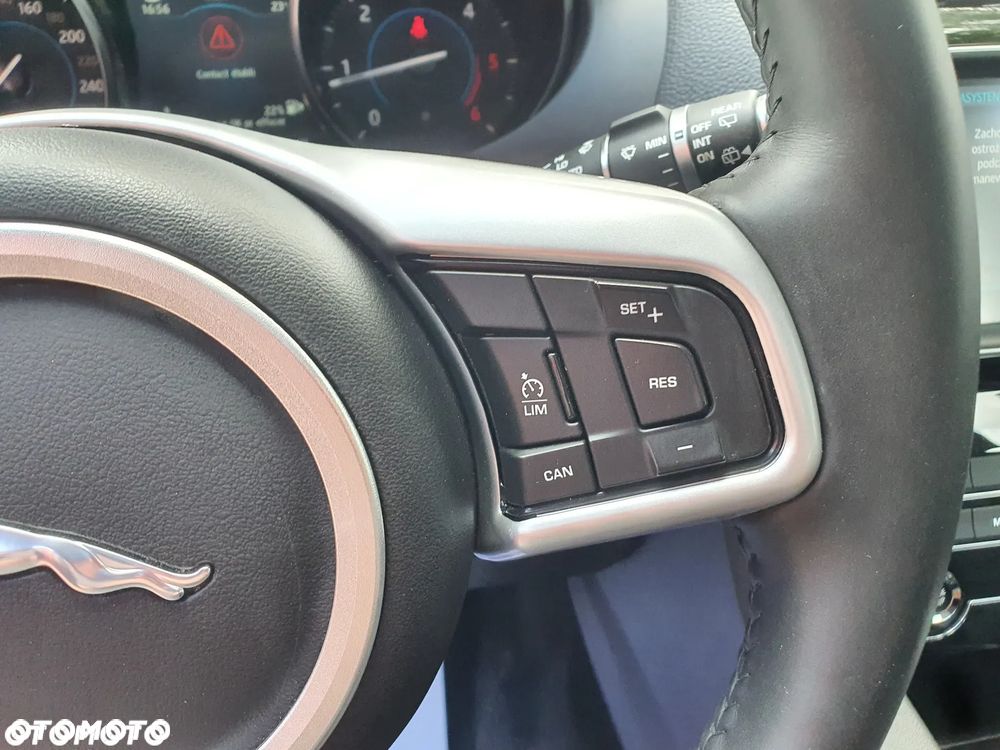 Jaguar F-Pace 20d AWD Prestige - 22