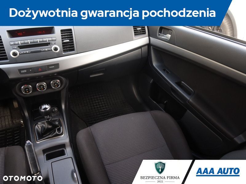 Mitsubishi Lancer - 10