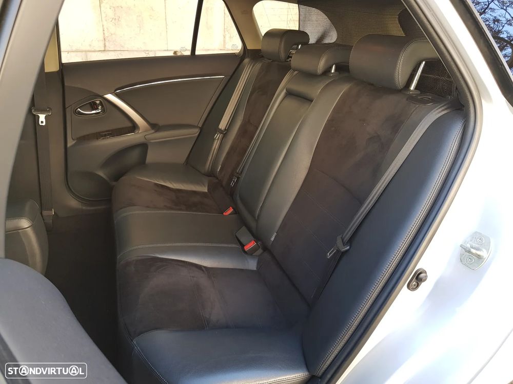 Toyota Avensis SW 2.0 D-4D Luxury+Navi - 32