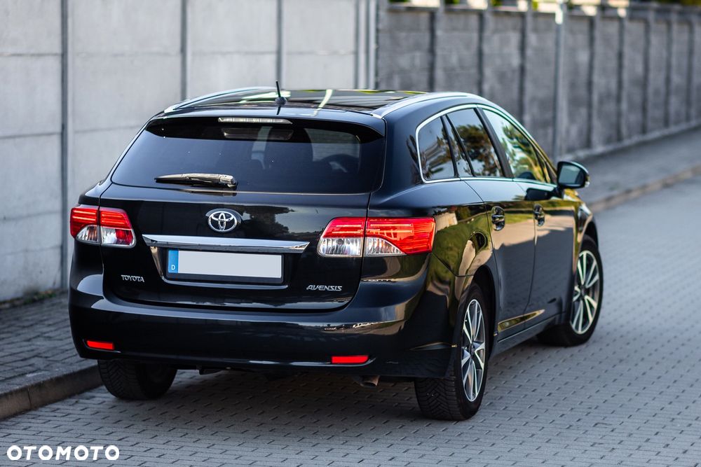 Toyota Avensis 2.2 D-4D Executive - 12