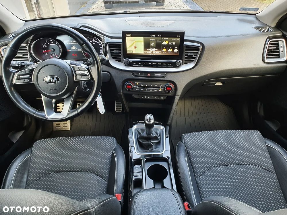 Kia Ceed 1.4 T-GDI L Business Line - 14