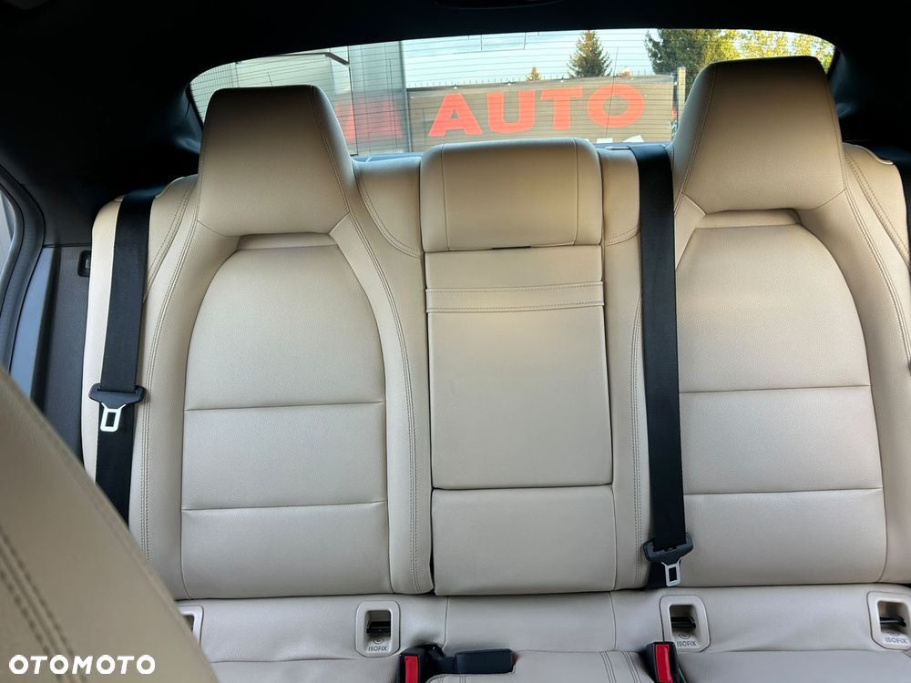 Mercedes-Benz CLA 250 4Matic 7G-DCT - 7