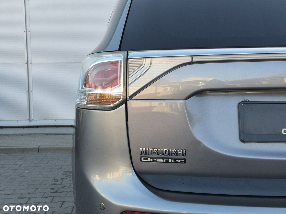 Mitsubishi Outlander - 15