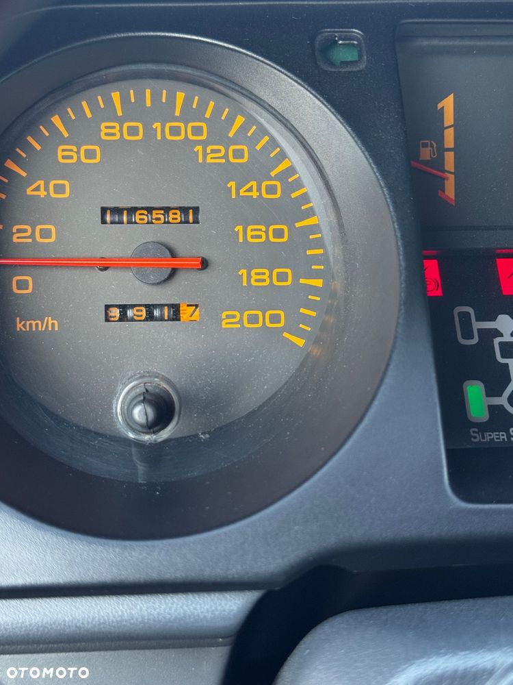 Mitsubishi Pajero - 13