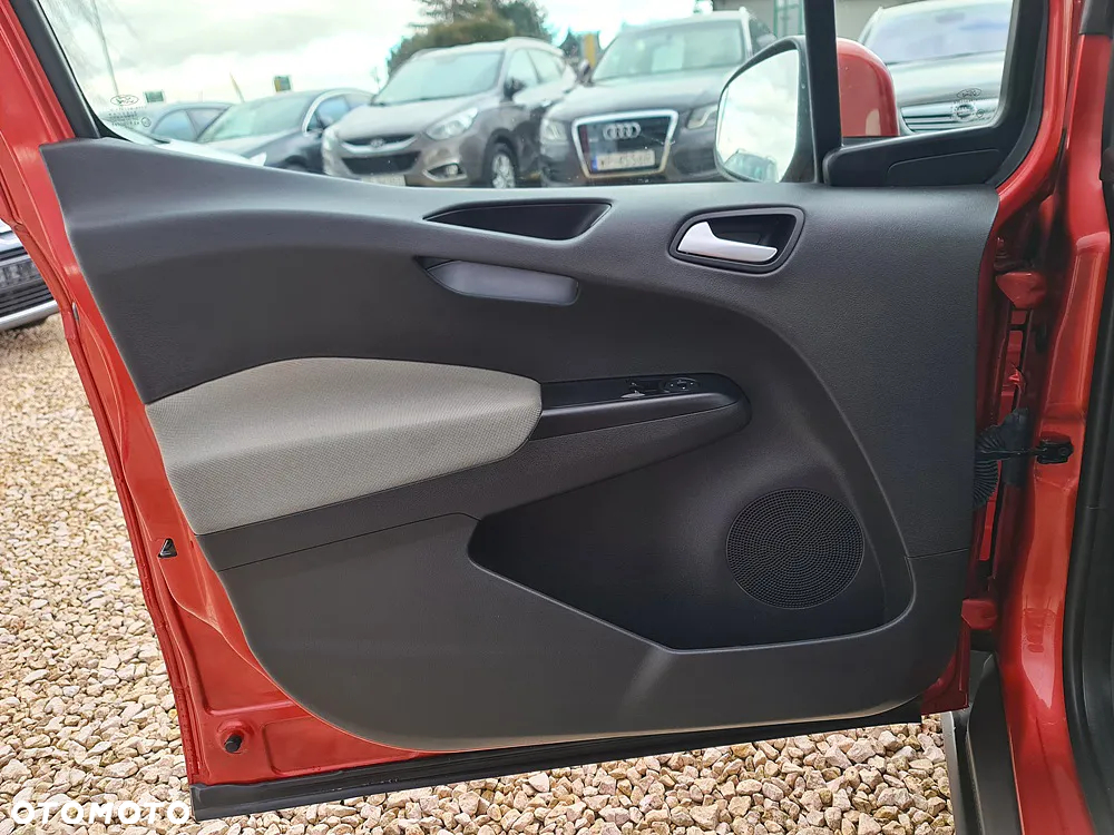 Ford Tourneo Courier 1.5 TDCi S&S Titanium - 13