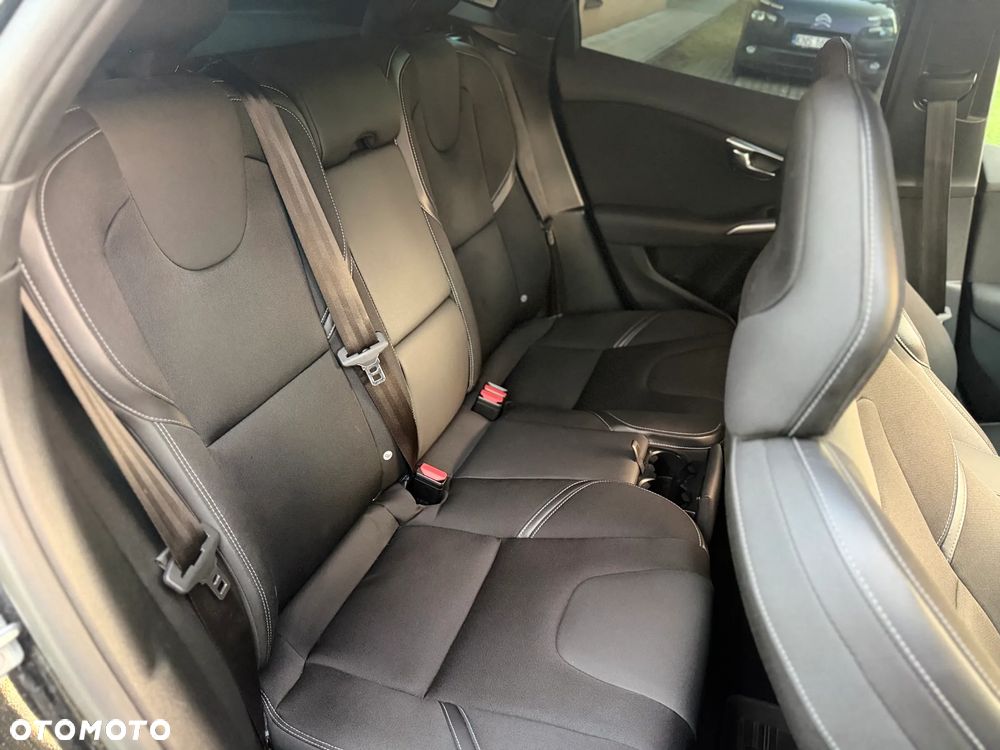 Volvo V40 D2 Drive-E Momentum - 29
