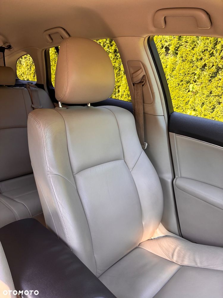 Toyota Avensis 2.0 Multidrive S Executive - 15