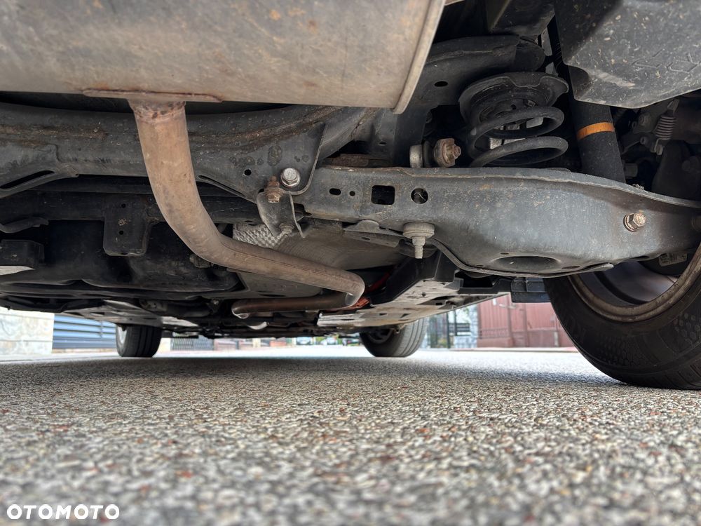 Toyota Auris 1.8 HSD Luna - 35