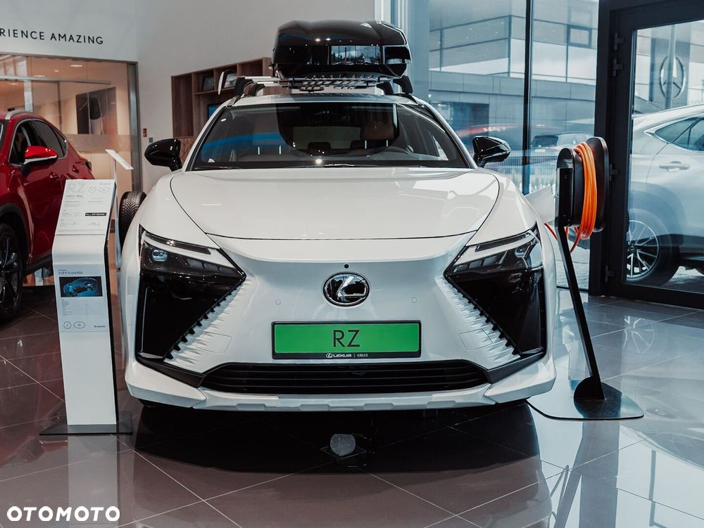 Lexus RZ - 1