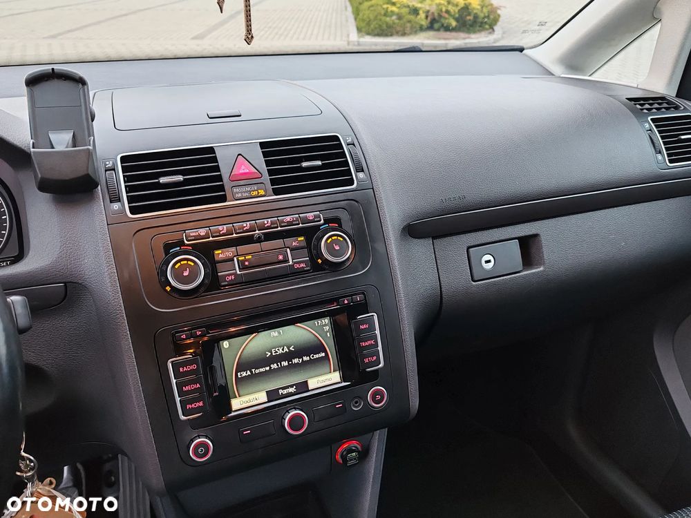 Volkswagen Touran - 13