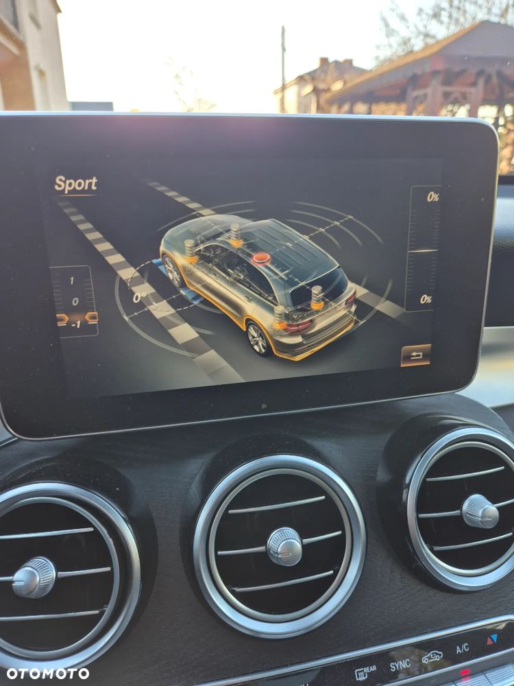 Mercedes-Benz GLC 250 d 4Matic 9G-TRONIC AMG Line - 19