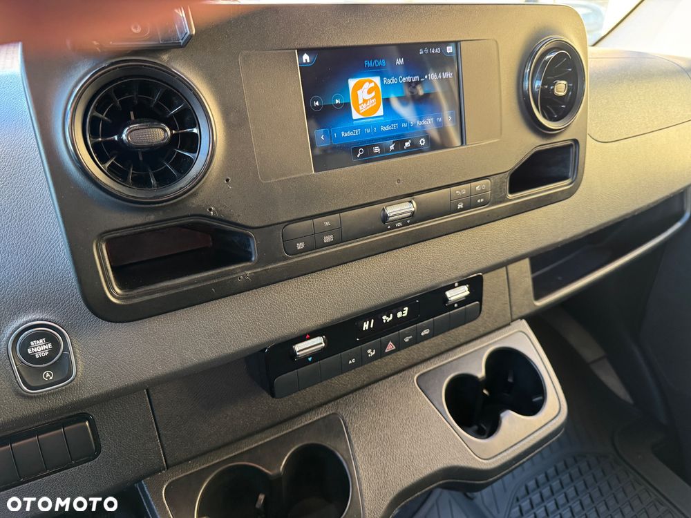 Mercedes-Benz Sprinter - 16