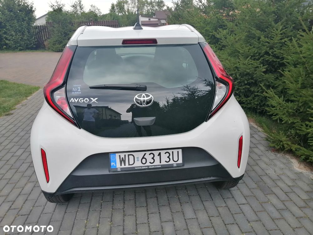 Toyota Aygo x.shift x-play connect - 2