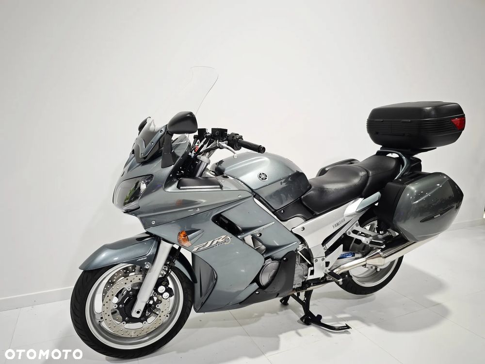 Yamaha FJR - 13
