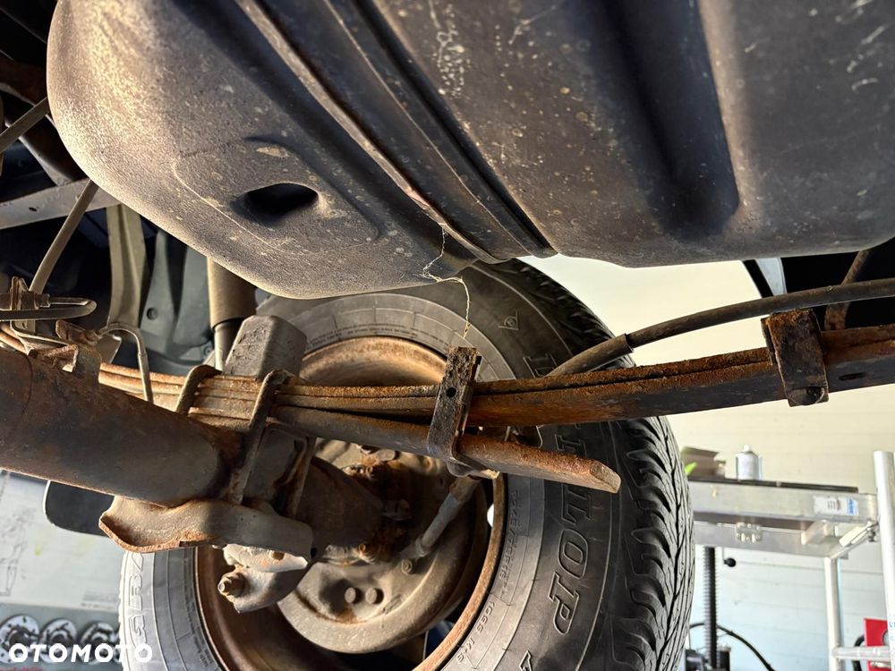 Toyota Tacoma - 16