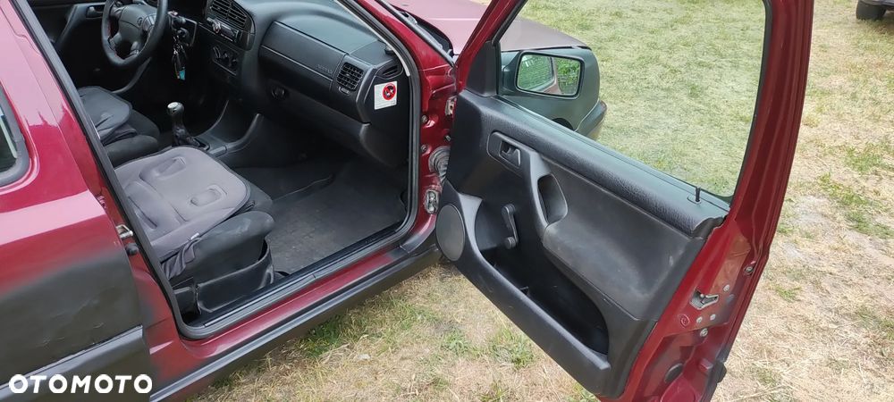 Volkswagen Golf - 24