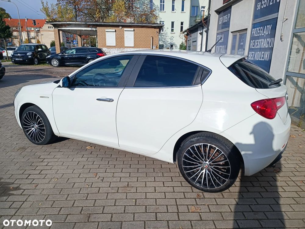 Alfa Romeo Giulietta 2.0 JTDM 16V - 4