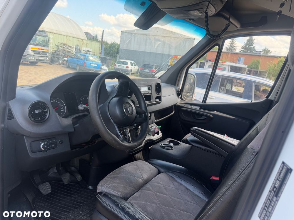 Mercedes-Benz Sprinter - 6
