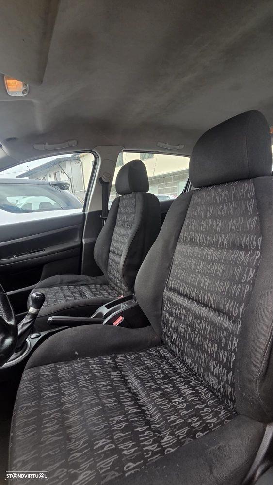 Peugeot 307 1.4 HDi Premium - 4