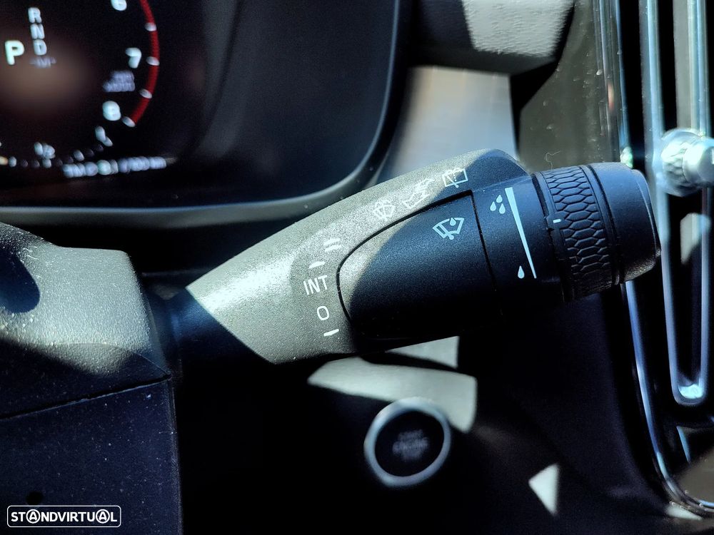 Volvo XC 40 1.5 T3 Momentum Plus Geartronic - 26