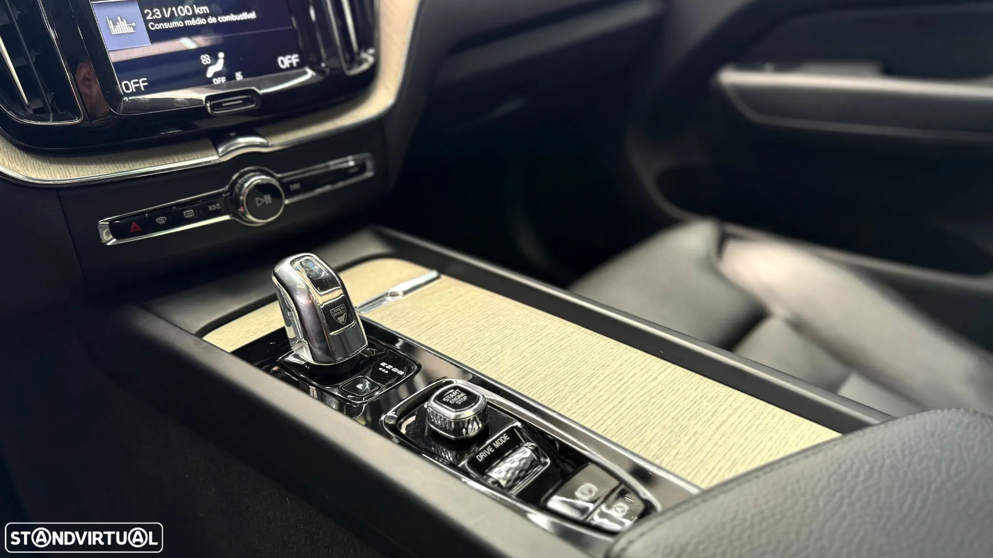 Volvo XC 60 2.0 T8 PHEV Inscription AWD - 15