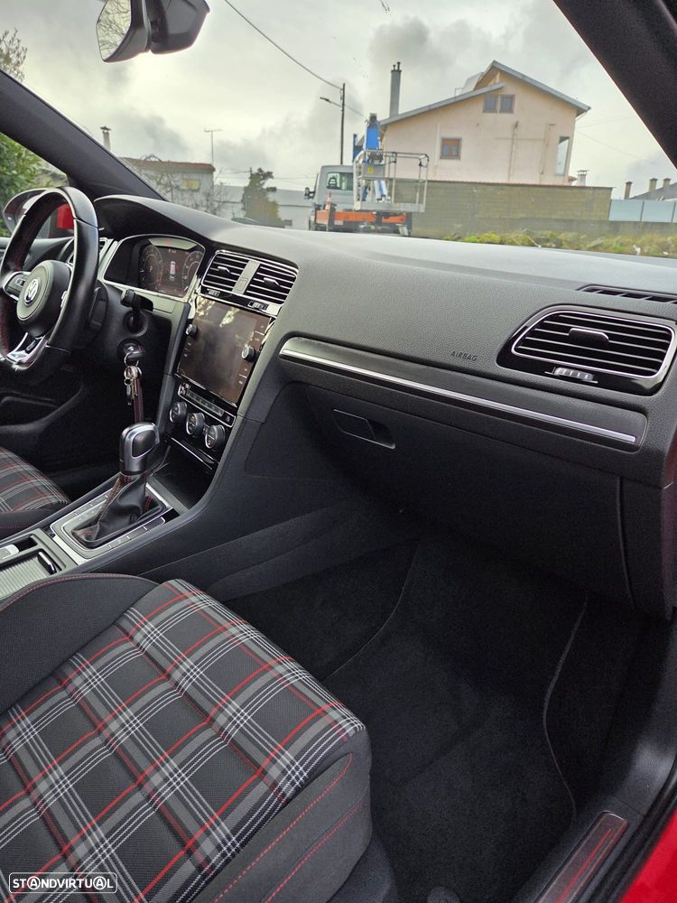 VW Golf GTI 2.0 TSI OPF DSG Performance - 21