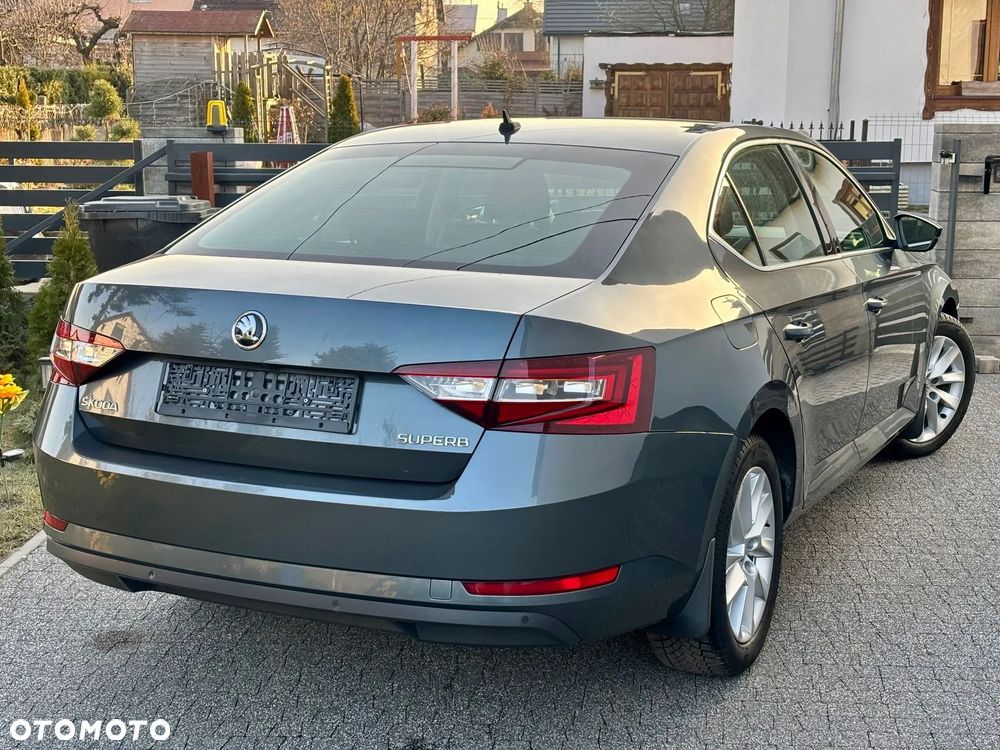 Skoda Superb 2.0 TDI DSG Premium Edition - 4