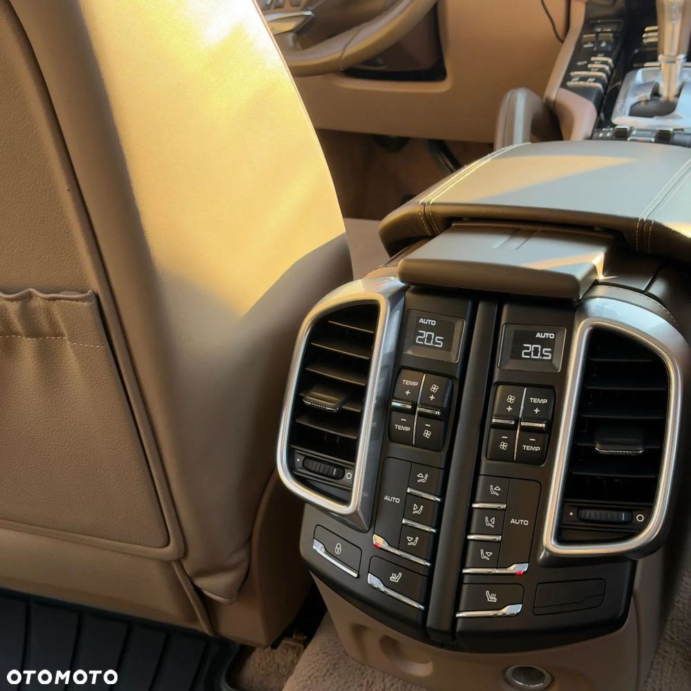 Porsche Cayenne Diesel Platinum Edition - 12