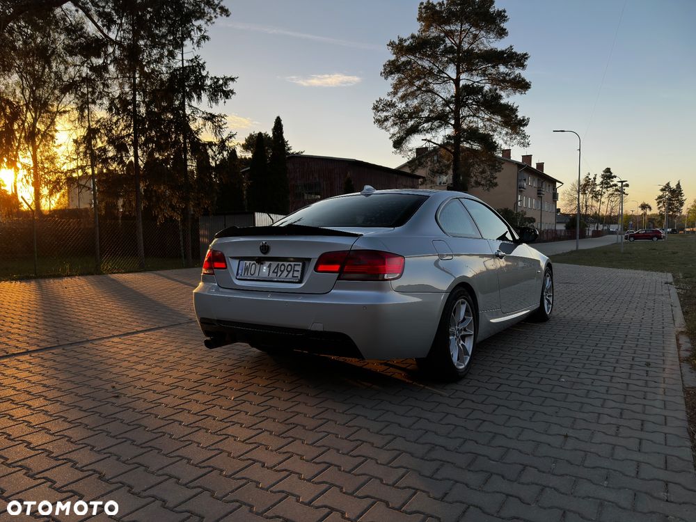 BMW Seria 3 320i - 9