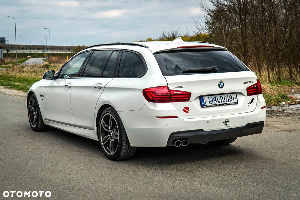 BMW Seria 5 525d xDrive Luxury Line - 1