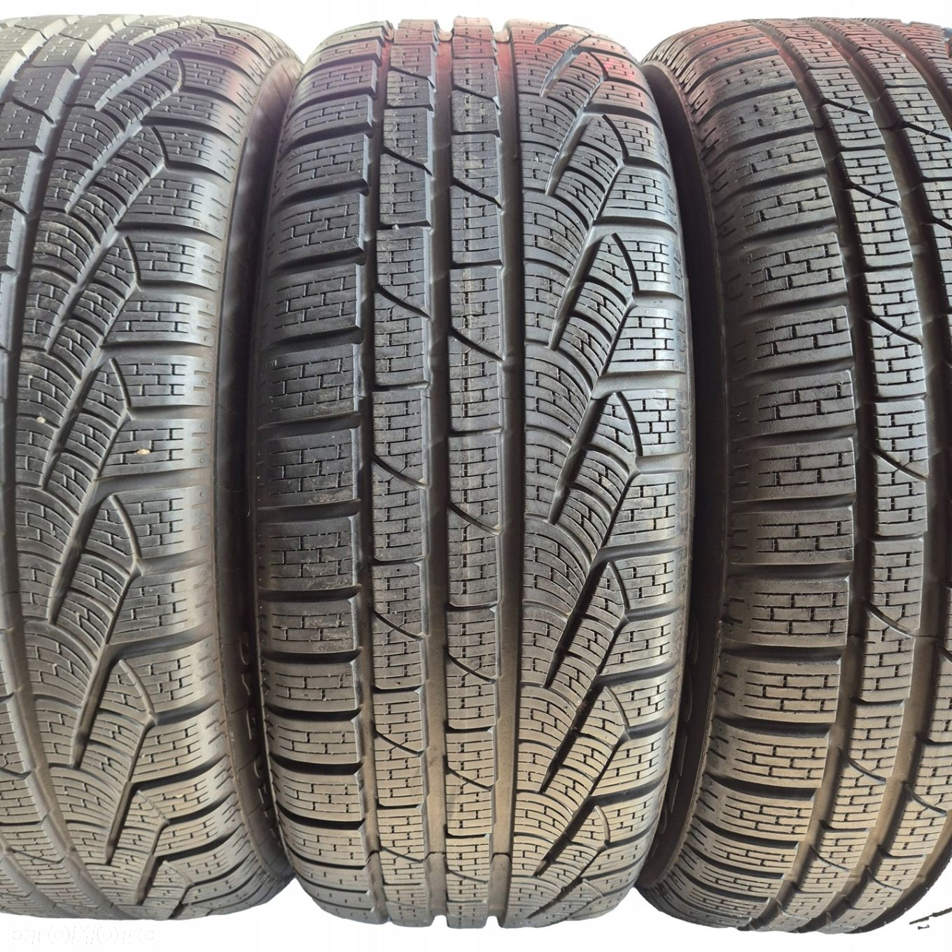 4x Pirelli Winter SottoZero Serie II 235/50 R19 103H 7.5-8mm - 5