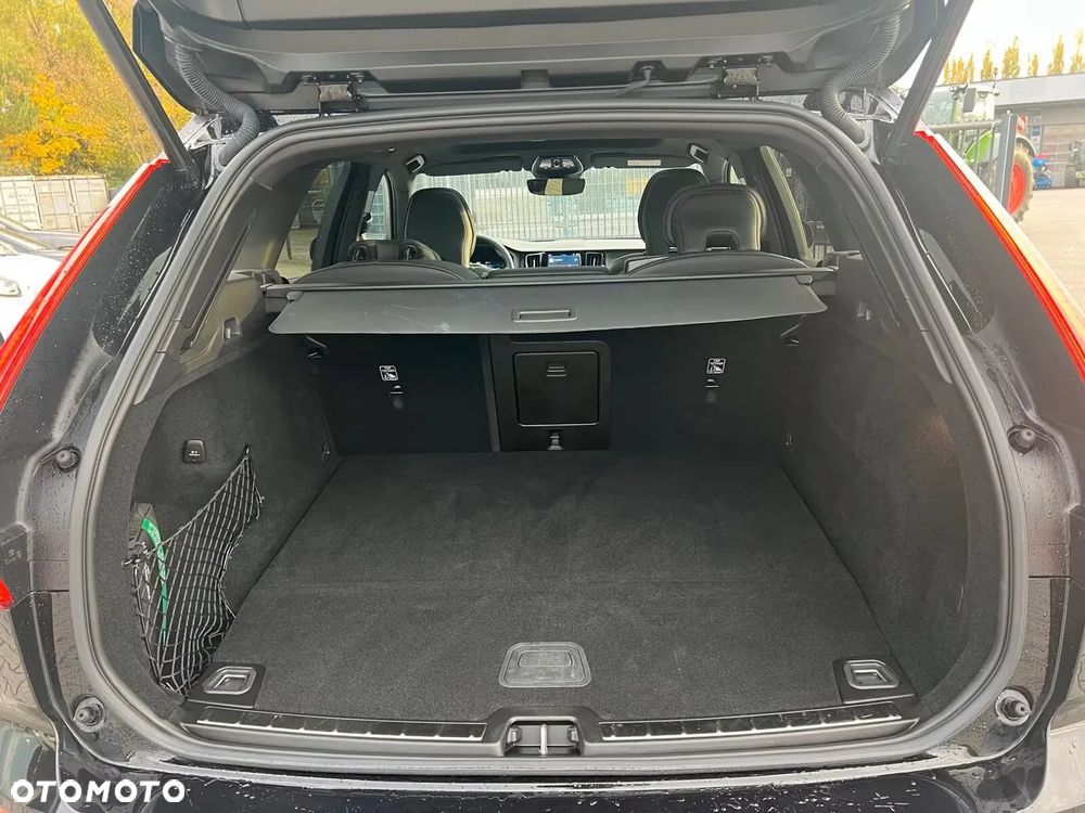 Volvo XC 60 T8 AWD Plus Black Edition - 8