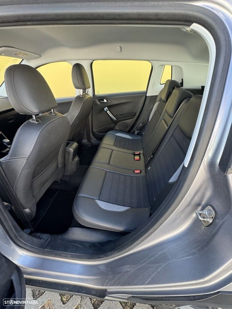 Peugeot 2008 1.2 PureTech Style EAT6 - 8