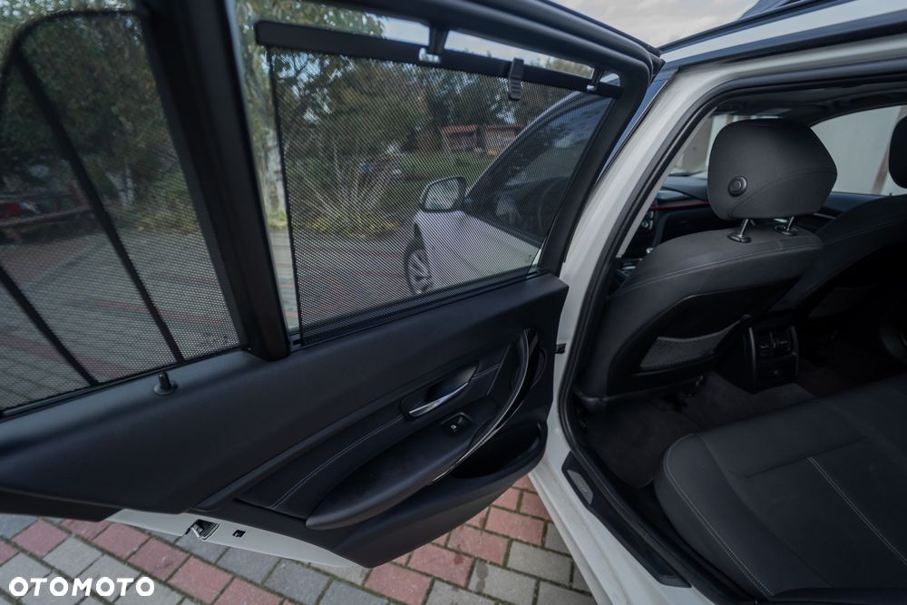 BMW Seria 3 318d Sport Line - 10