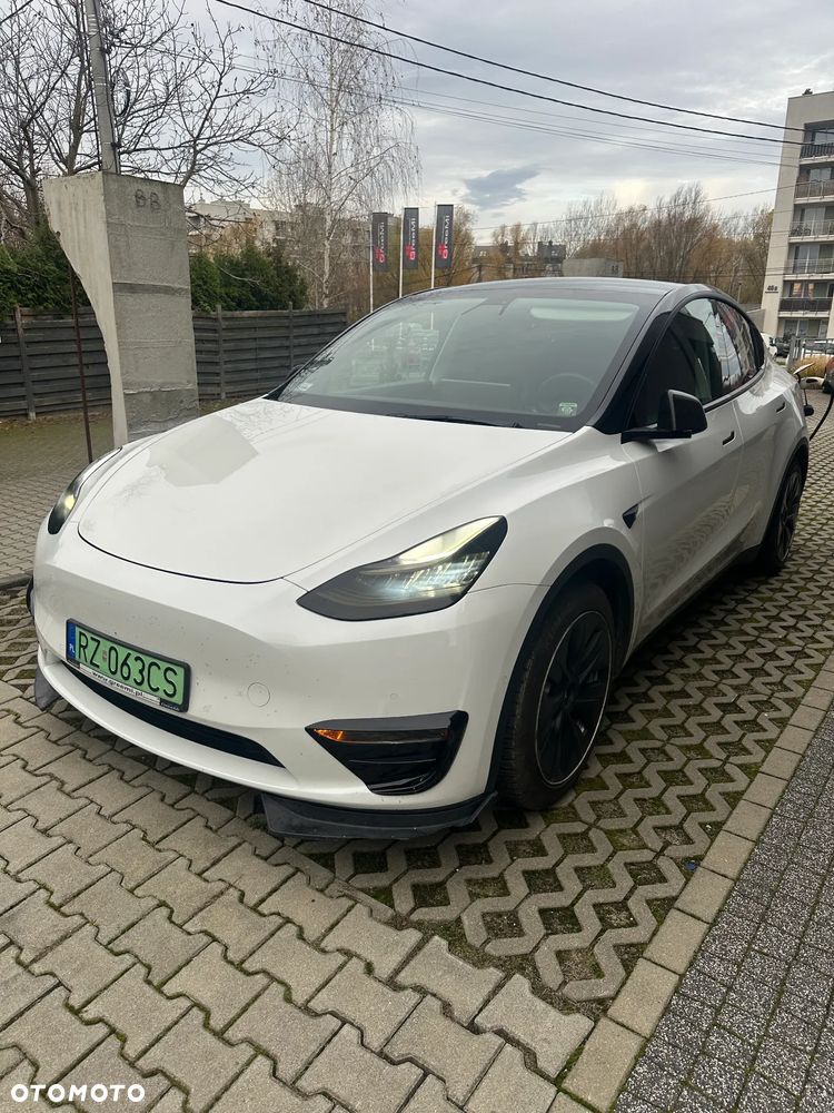 Tesla Y Long Range AWD - 2
