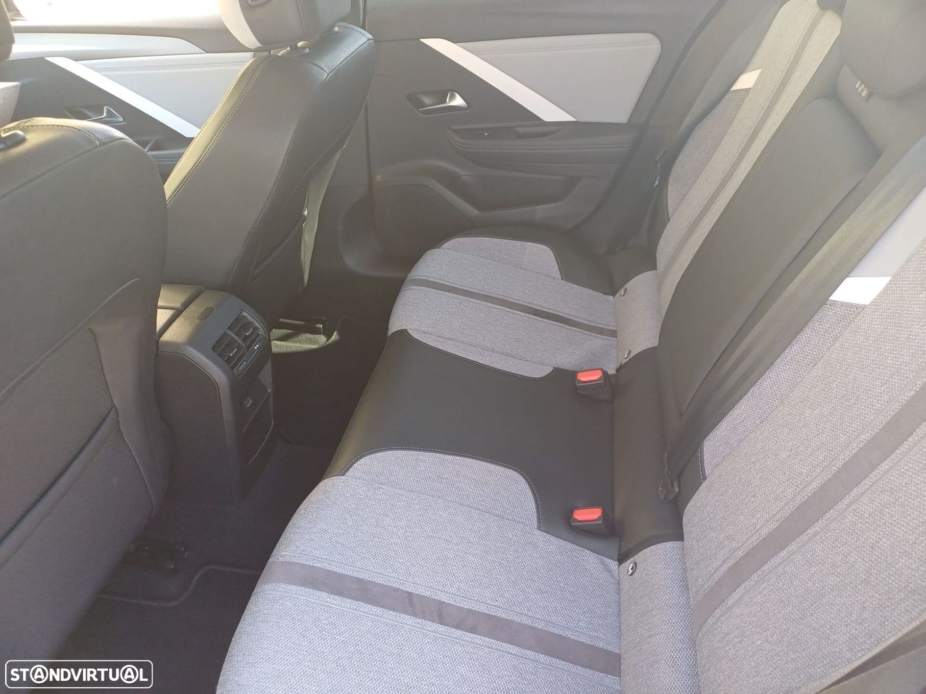 Opel Astra 1.5 D Elegance Aut. - 11