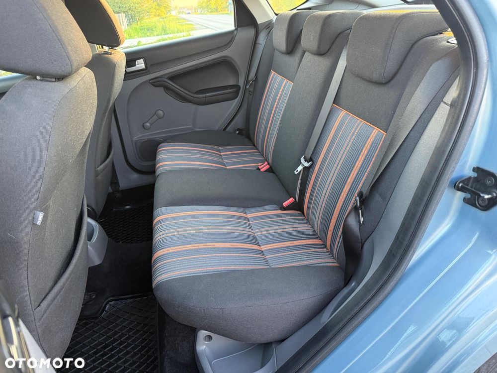 Ford Focus 1.6 16V Sport - 17