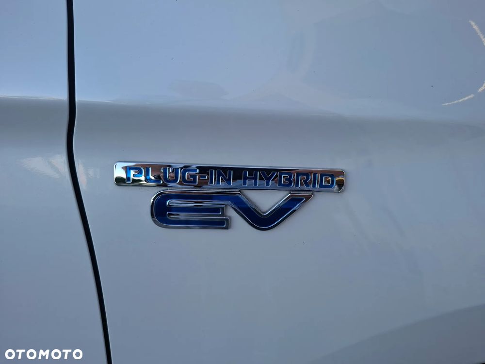 Mitsubishi Outlander Intense - 35