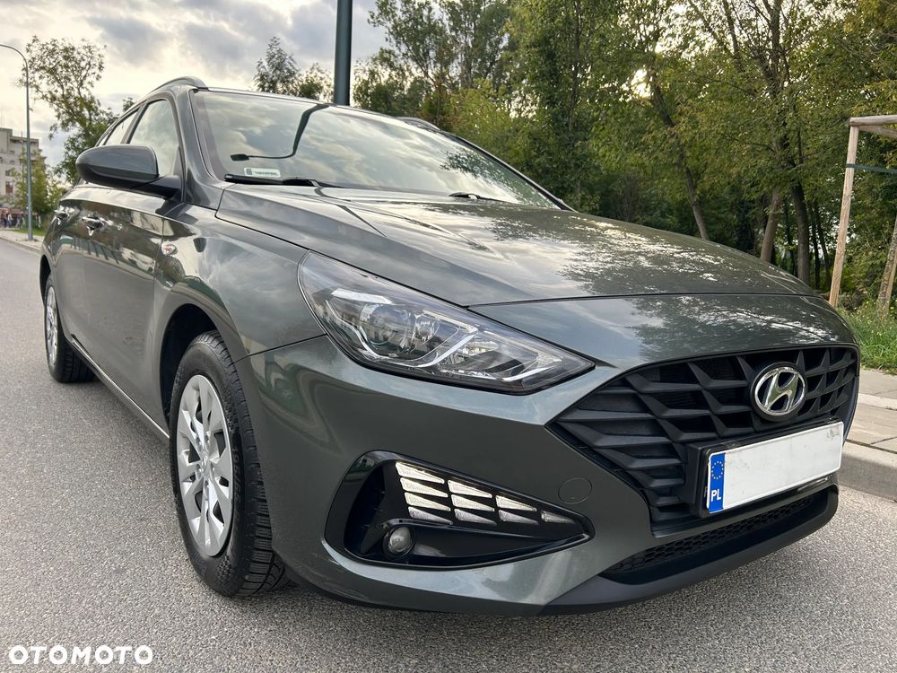 Hyundai i30 1.5 DPI Classic + - 23