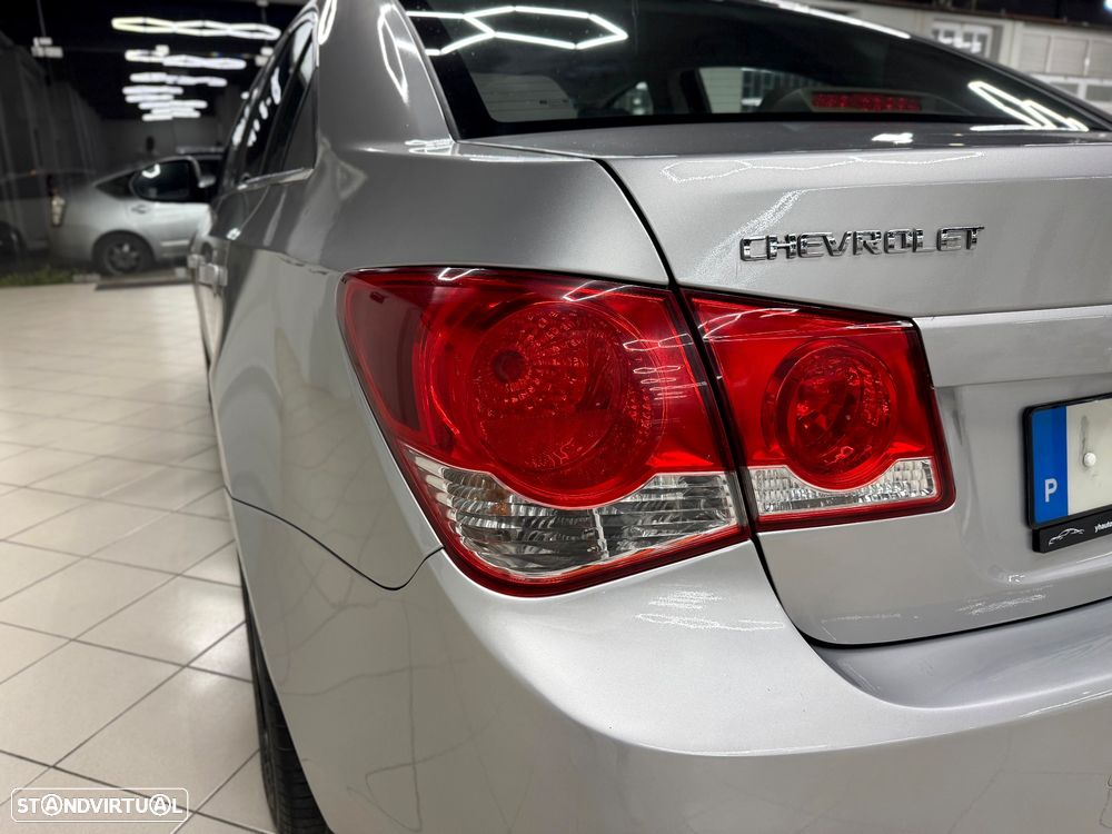 Chevrolet Cruze ver-2-0-auto-lt - 9