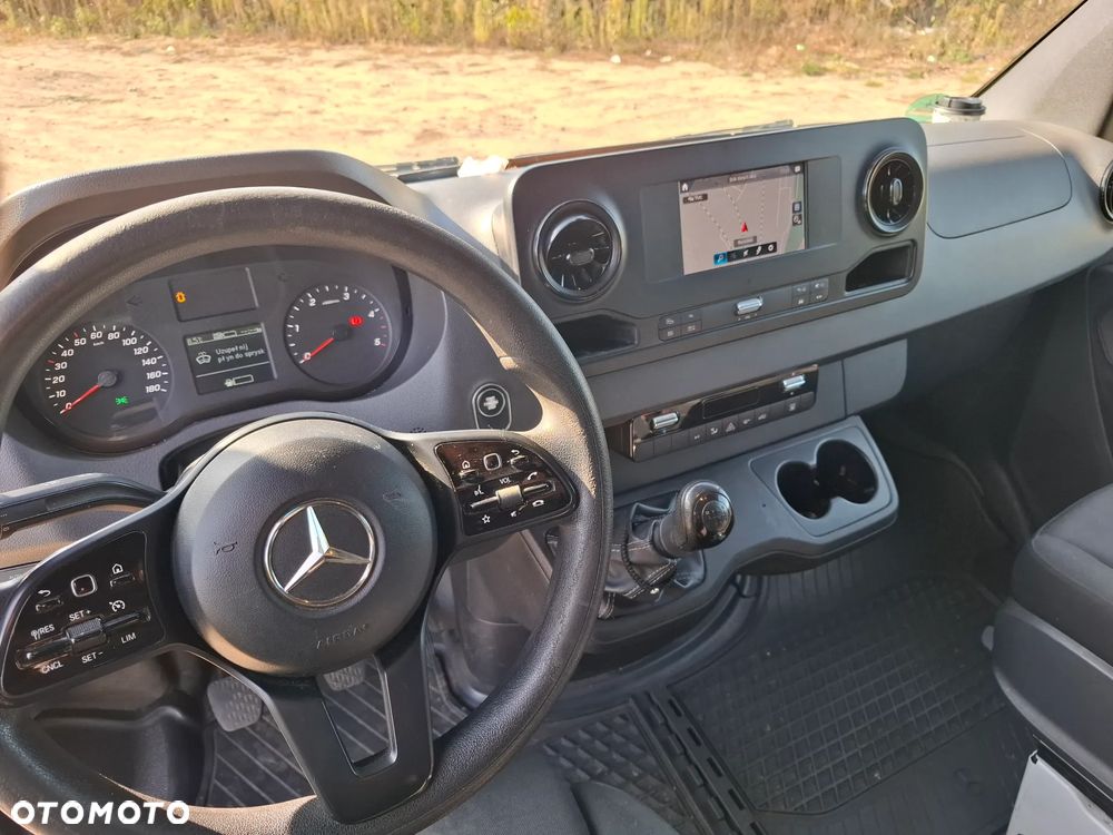 Mercedes-Benz Sprinter - 7