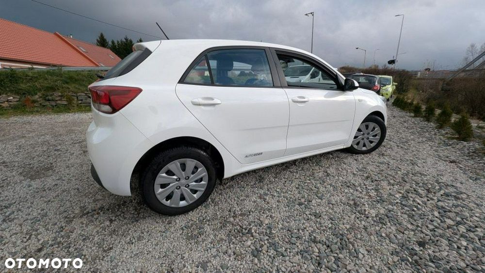 Kia Rio - 5