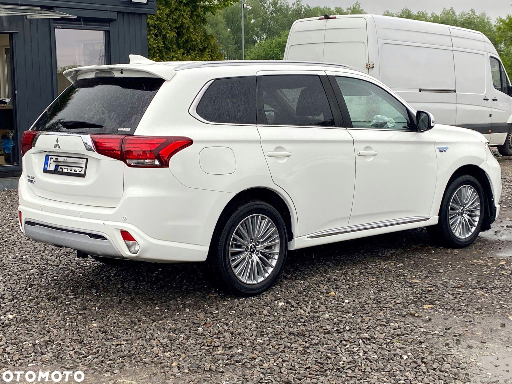 Mitsubishi Outlander PHEV Instyle - 2