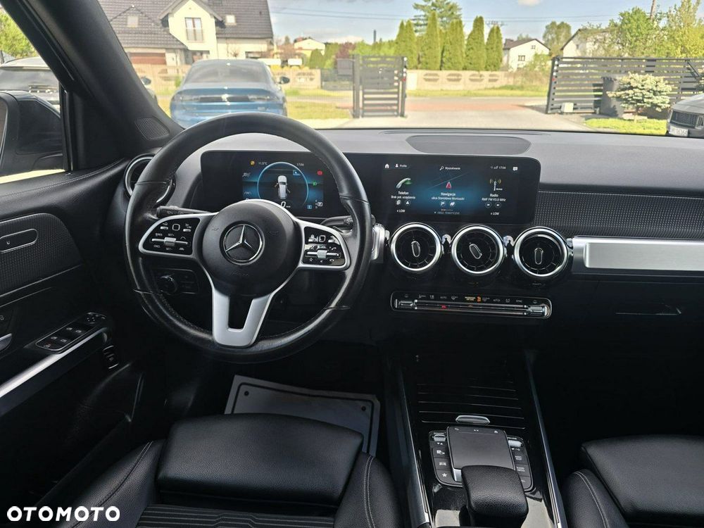 Mercedes-Benz GLB - 11