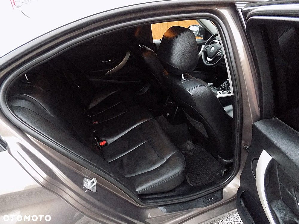 BMW Seria 3 316d Sport Line - 7