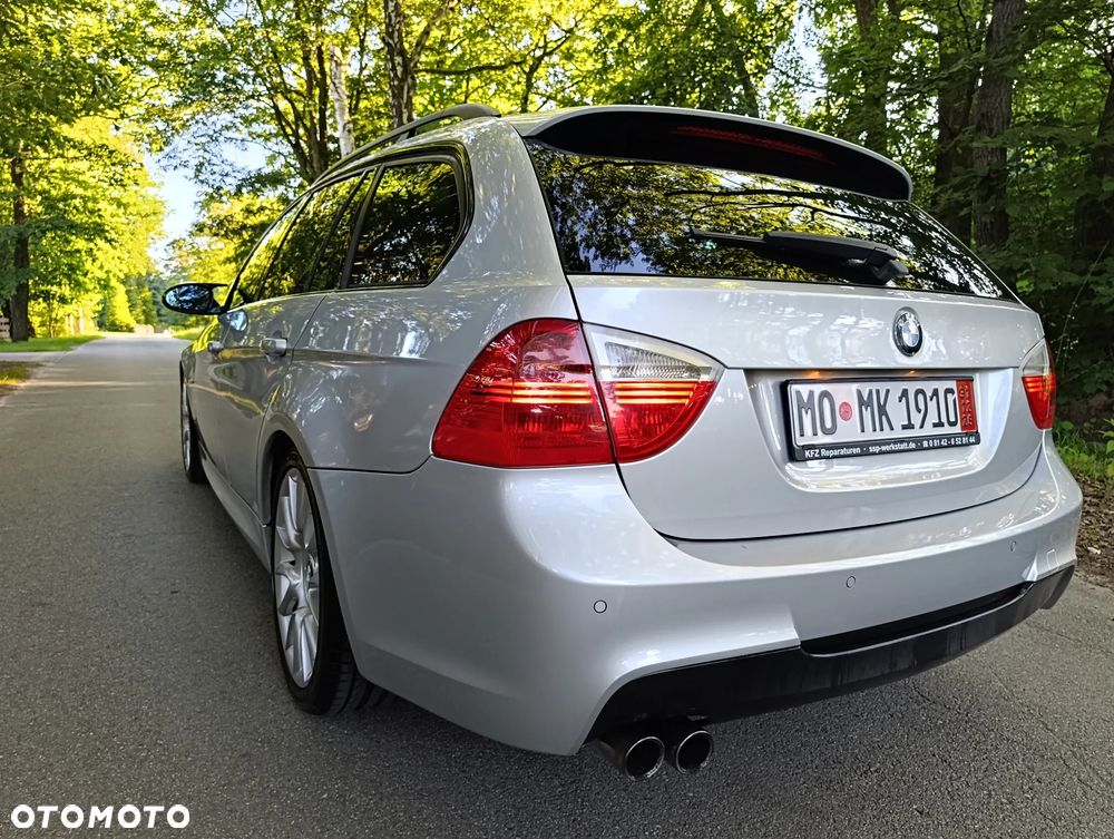 BMW Seria 3 330i - 33