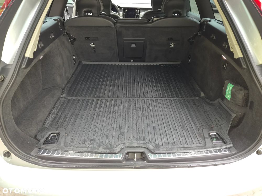 Volvo V90 B4 D AWD Momentum Pro - 12