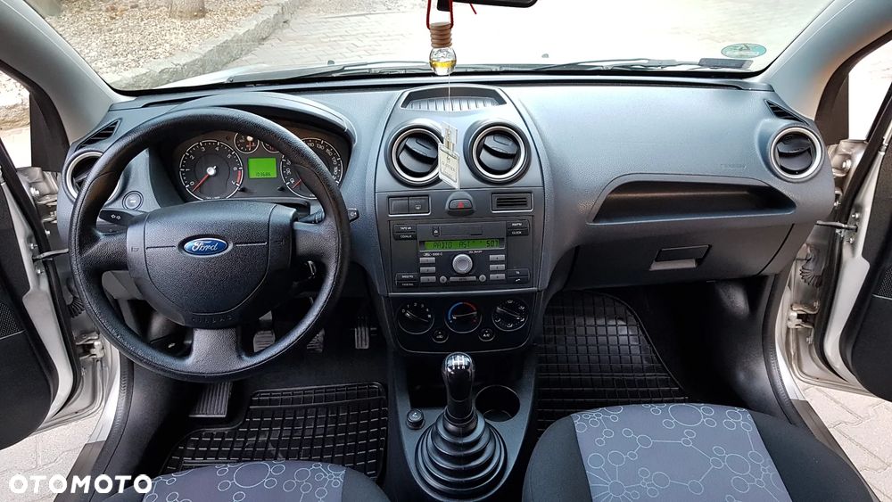 Ford Fiesta 1.25 Trend - 27
