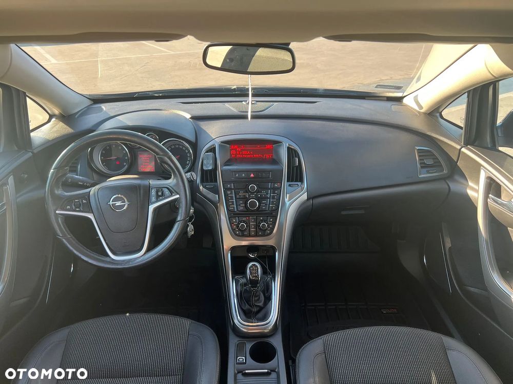 Opel Astra 1.4 Turbo Sports Tourer - 11