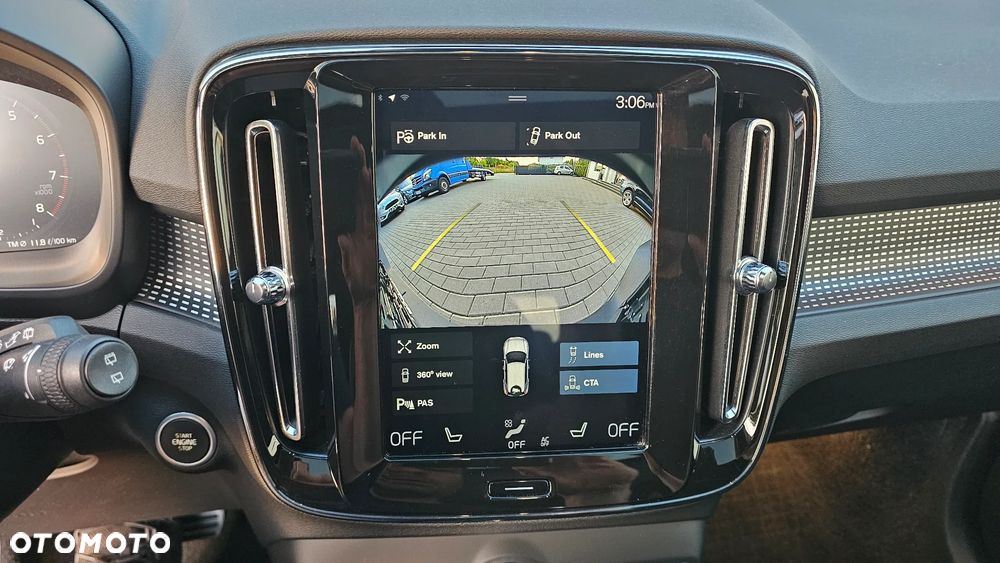Volvo XC 40 B4 B AWD Geartronic RDesign - 26